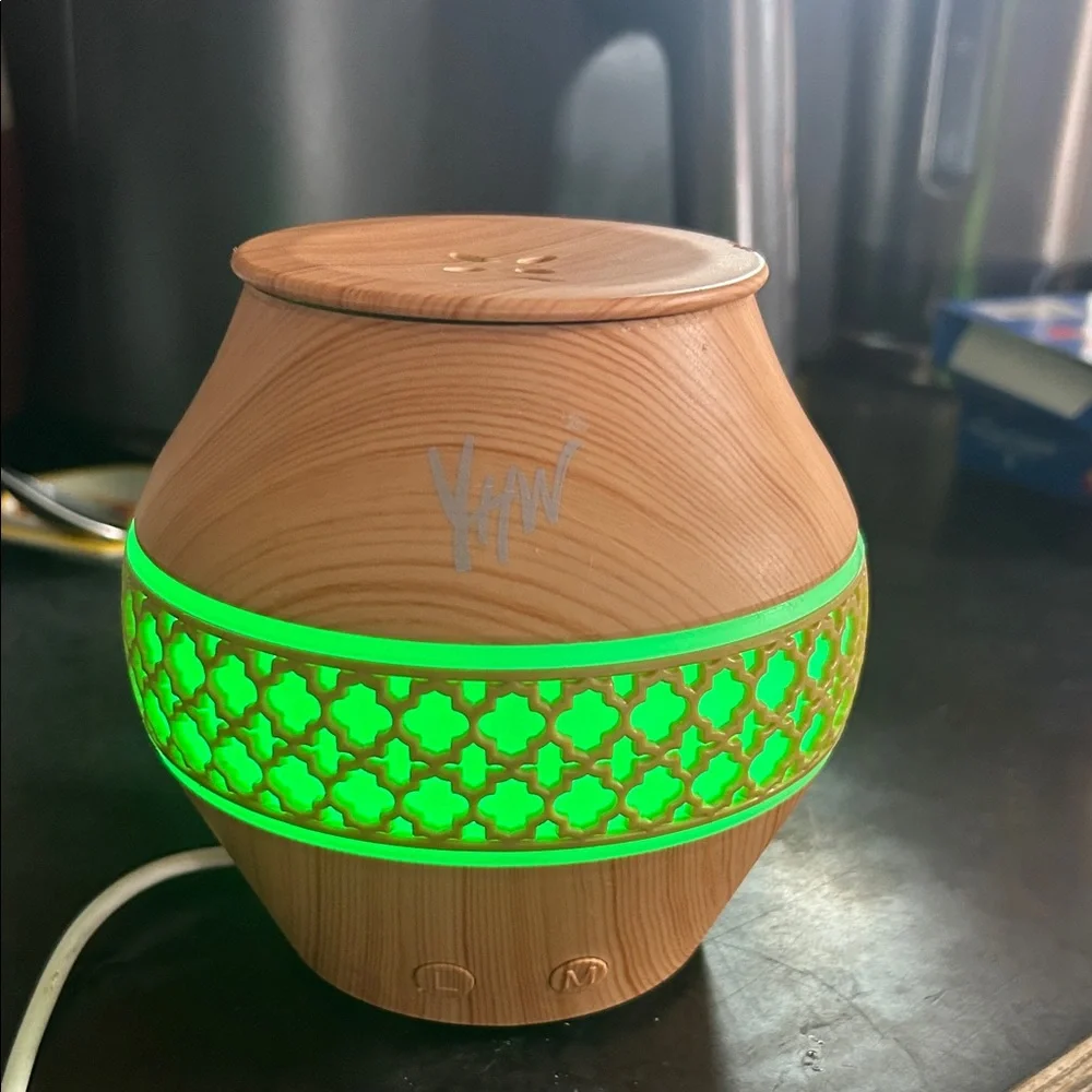 Wood Grain Aroma Diffuser & Essential Oils